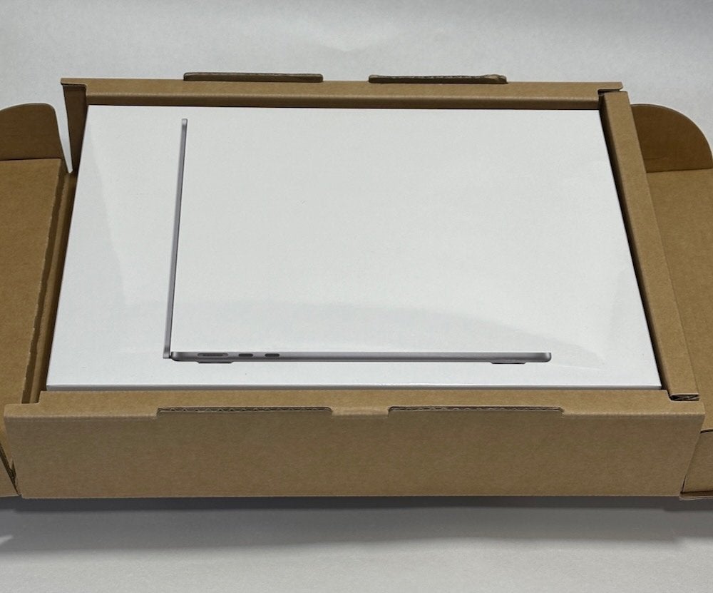 MacBook Air 13.6” M5, 16GB, 512GB SSD Nieuw in Doos, Qwerty, I mac and more, 13 inch, Braam