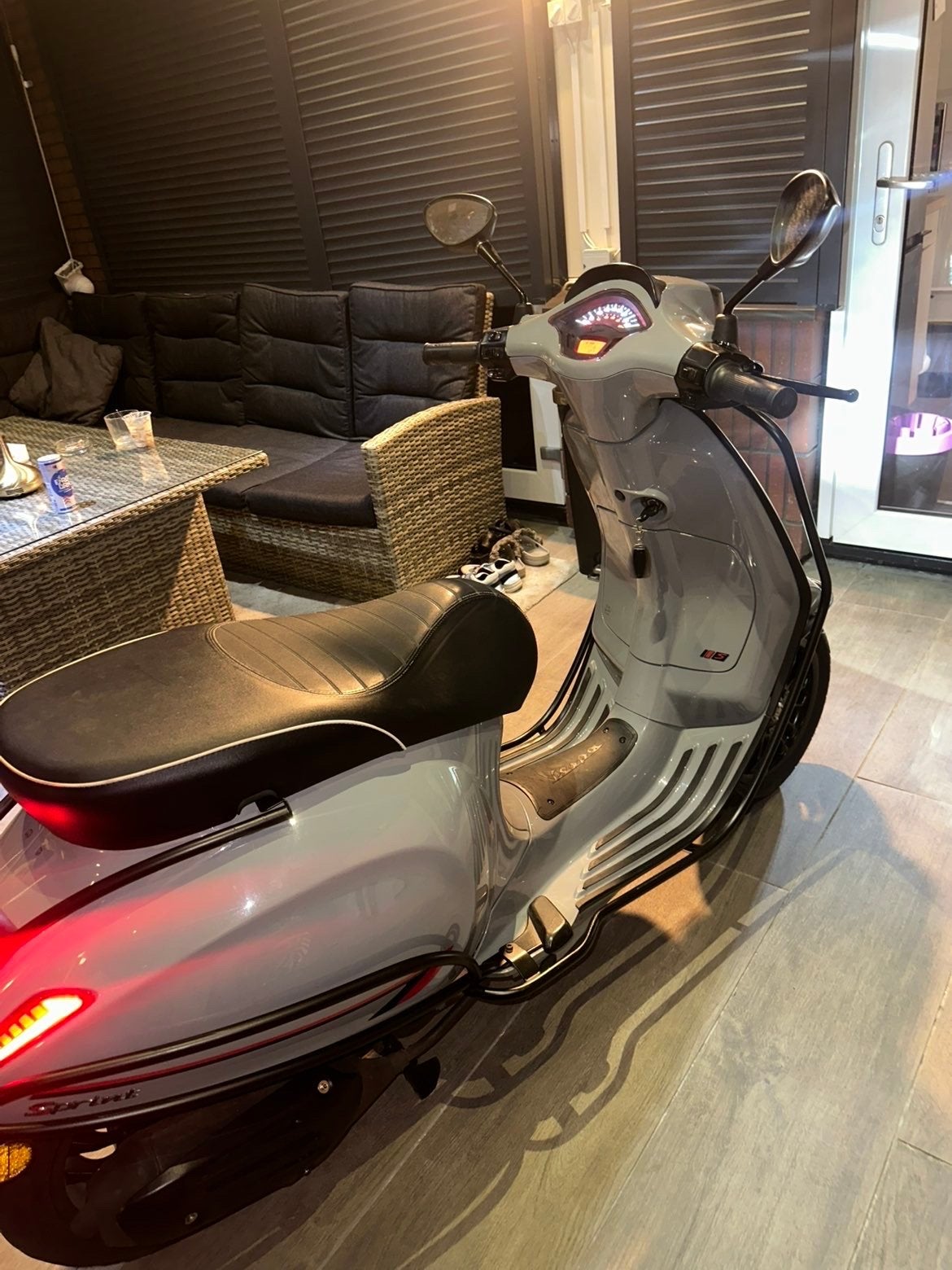 Vespa Sprint 25 km/u - Zo goed als nieuw, Fietsen en Brommers, Scooters | Vespa, Overige modellen, Ophalen of Verzenden, Zo goed als nieuw