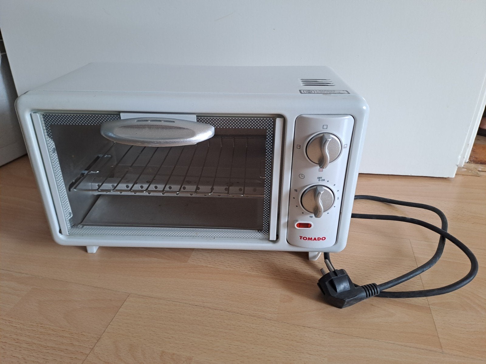 Tomado MBO-700 Mini-oven - Compact en Functioneel - zgan, Minder dan 45 cm, Minder dan 45 cm, Ophalen of Verzenden, Zo goed als nieuw