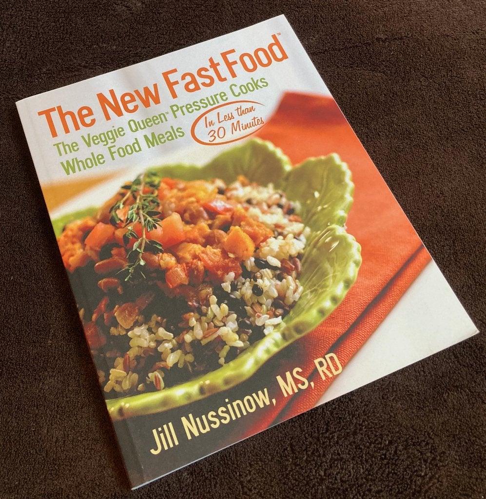 The New Fast Food (Snelkookpan) - Jill Nussinow (Engels), Boeken, Dieet en Voeding, Ophalen of Verzenden, Zo goed als nieuw, Jill Nussinow
