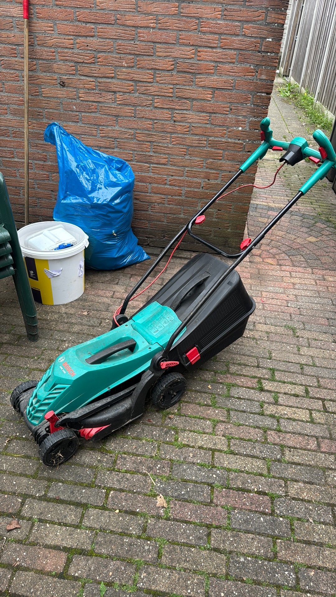 Bosch ARM 3400 Elektrische Grasmaaier - Compact & Krachtig, Ophalen, Cirkelmaaier, Gebruikt, Elektrische grasmaaier