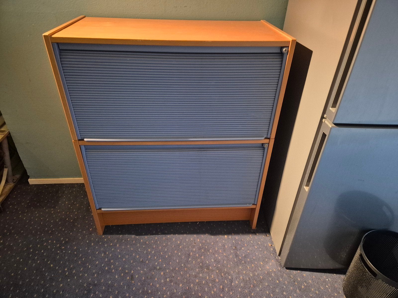 Ikea kast met rolluiken, zonder uitstekende voorpoten, Ophalen, Gebruikt, Modern, Functioneel, 50 tot 100 cm