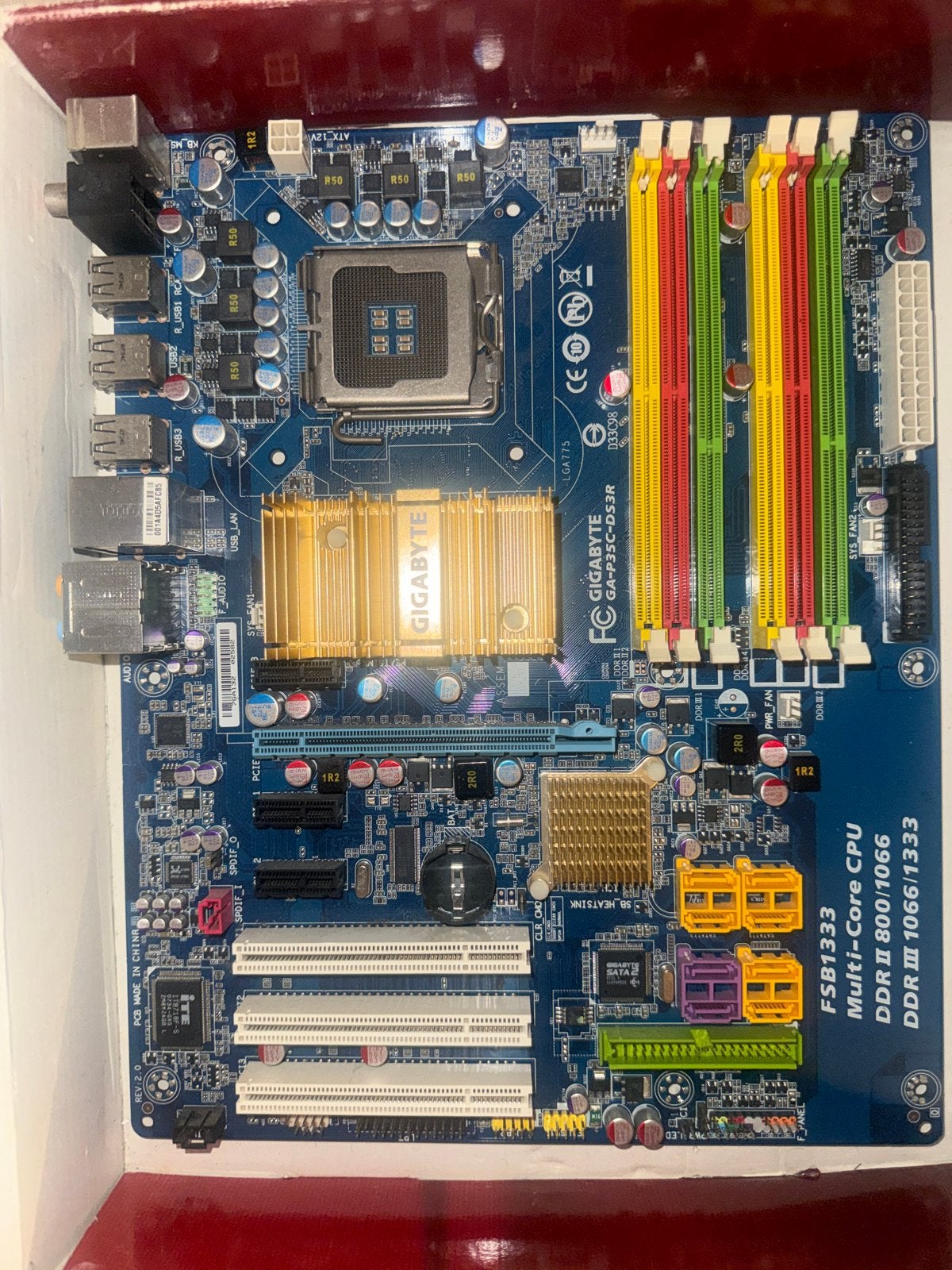 Gigabyte GA-P35C-DS3R Moederbord LGA775 DDR2/DDR3, Computers en Software, Moederborden, Ophalen of Verzenden, Zo goed als nieuw