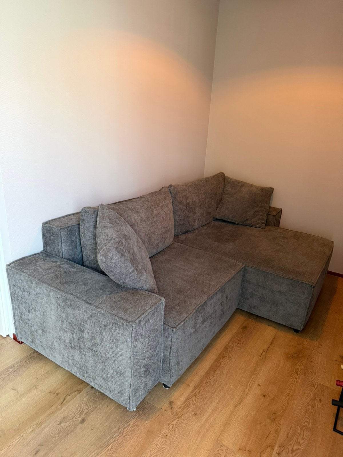 Milo hoekbank / slaapbank van Seats and Sofas, Huis en Inrichting, Ophalen, Zo goed als nieuw, Stof