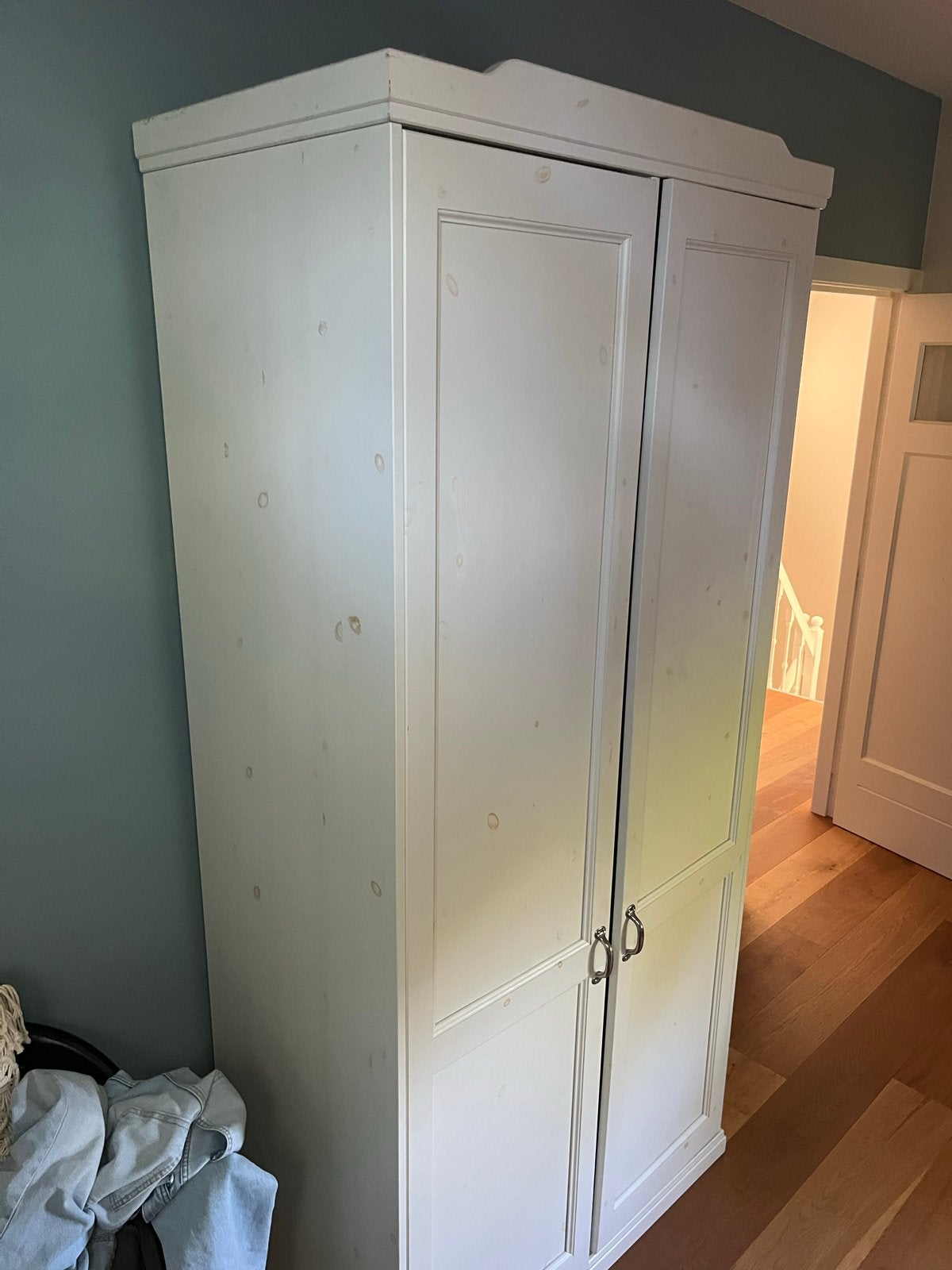 Witte kledingkast met planken en hangruimte, Huis en Inrichting, Kasten | Kledingkasten, Ophalen, Met plank(en), Gebruikt, 50 tot 100 cm