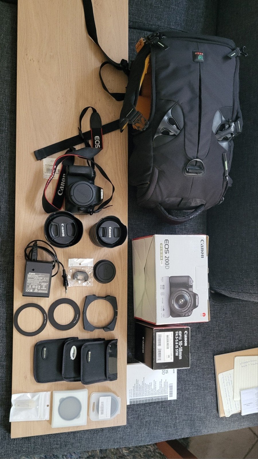 Canon EOS 200D Kit met 2 lenzen, rugzak en accessoires, Canon, Camera, Ophalen of Verzenden, Zo goed als nieuw