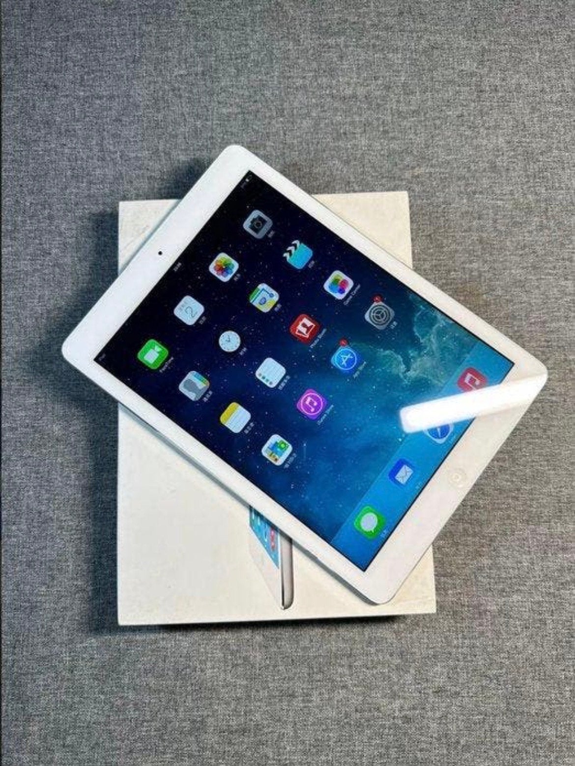 Apple Ipad Air 16 Giga wifi - Computer, Computers en Software, Apple iPads, Gebruikt, Apple iPad Air, 11 inch, Ophalen of Verzenden