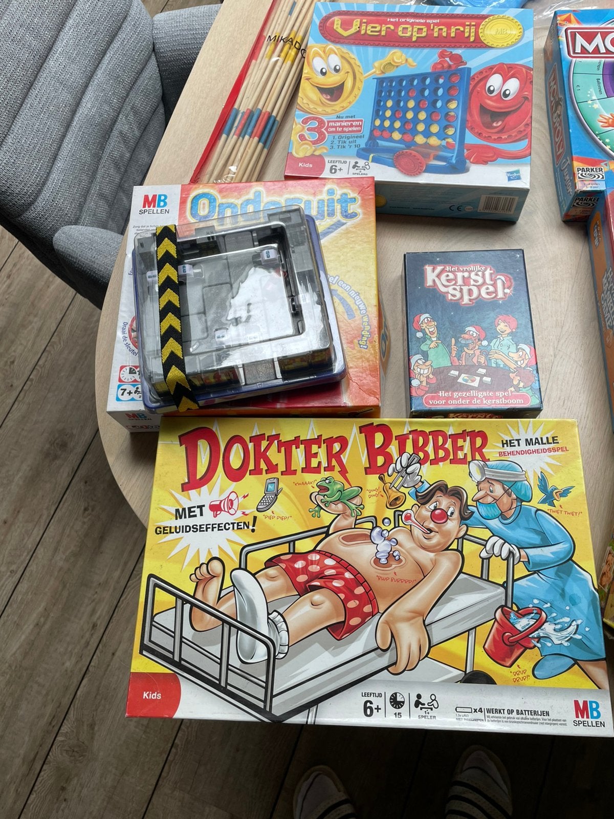Bordspelen en speelgoed (vier op een rij, nieuw in folie), Ophalen of Verzenden, Zo goed als nieuw
