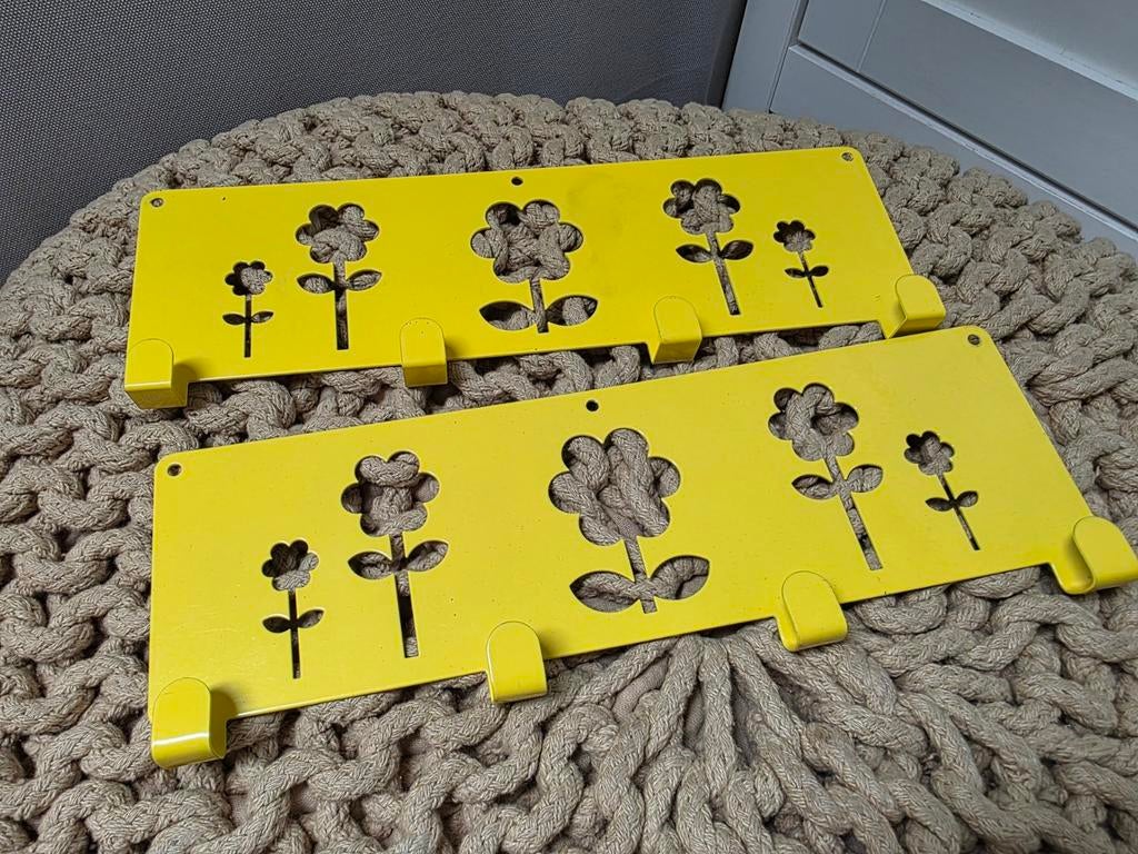 Gele kapstokjes met bloemen, set van 2, Huis en Inrichting, Woonaccessoires | Kapstokken, Ophalen of Verzenden, Metaal, Minder dan 100 cm