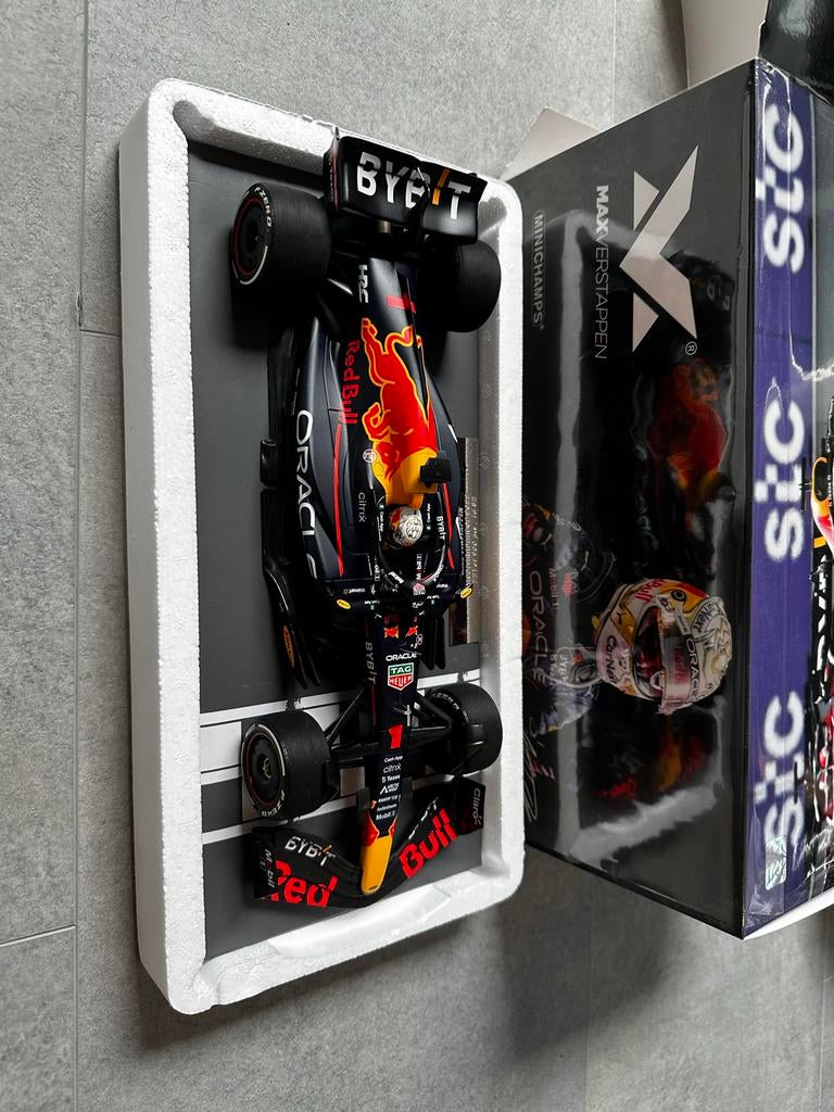 Minichamps Max Verstappen RB18 2022 Saudi GP 1:18, Ophalen of Verzenden, Zo goed als nieuw, Auto, MiniChamps
