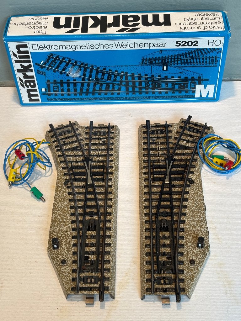 Märklin 5202 paar elektrische wissels M-rails, Hobby en Vrije tijd, Wisselstroom, Gebruikt, Rails, Ophalen of Verzenden