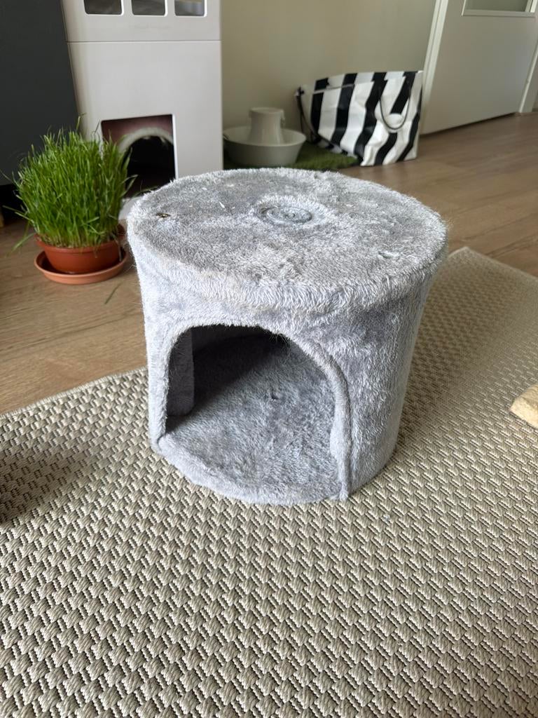 Cat house/cave for free, Dieren en Toebehoren, Ophalen of Verzenden