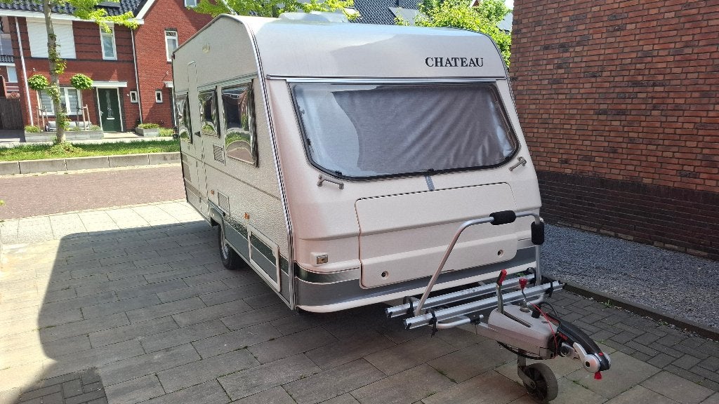 Meer dan complete Chateau Caratt 430 te koop, Caravans en Kamperen, Dwarsbed, 750 - 1000 kg, Particulier, Luifel