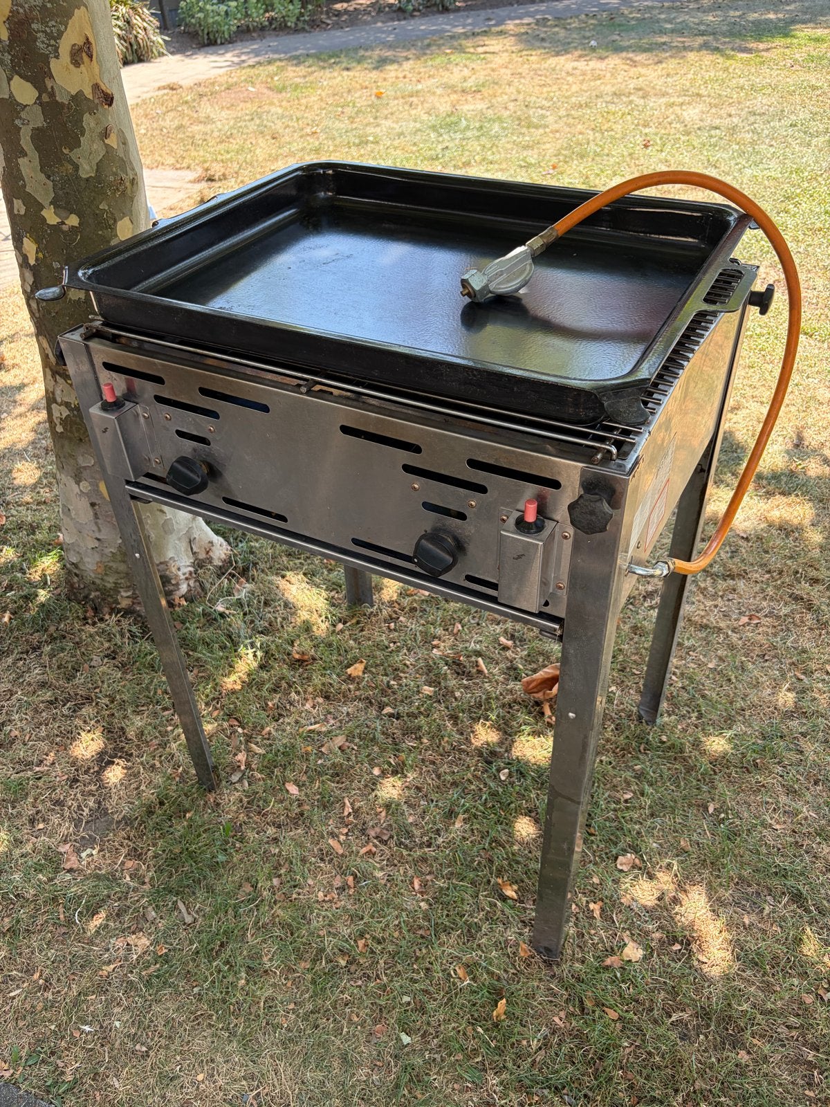 HENDI Grill-Master Maxi professionele gasbarbecue + bakplaat, Ophalen, Gebruikt