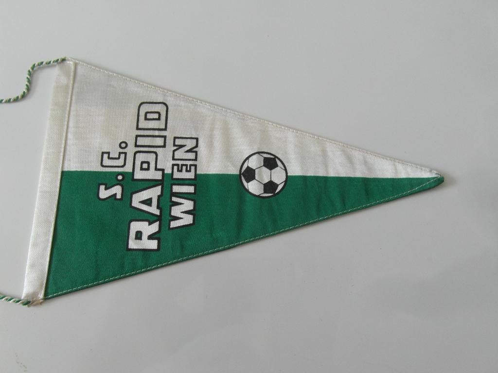 voetbal oud vaantje rapid wien oostenrijk 20cm lang +/-, Ophalen of Verzenden, Zo goed als nieuw, Buitenlandse clubs, Vaantje of Sjaal