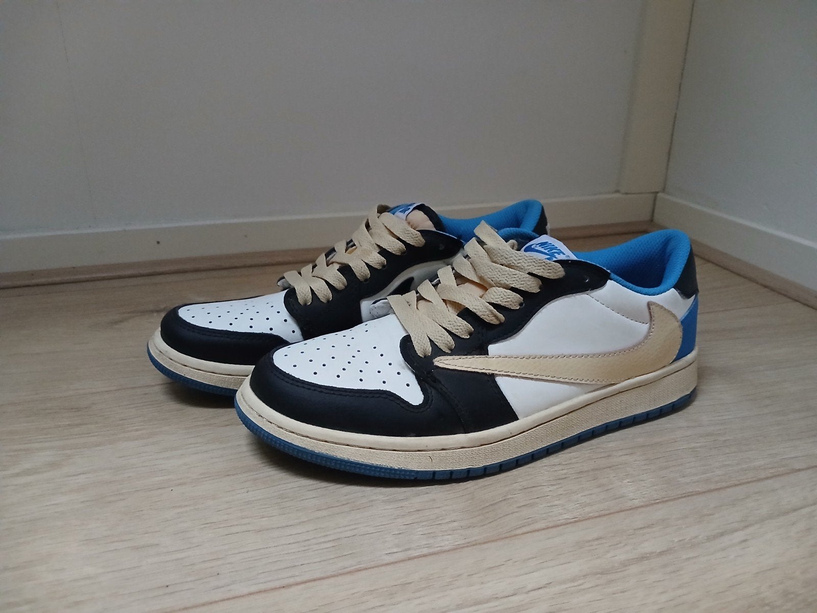 Nike Air Jordan 1 Low Travis Scott - Maat 42, Kleding | Heren, Schoenen, Overige kleuren, Nike, Ophalen of Verzenden, Sneakers of Gympen