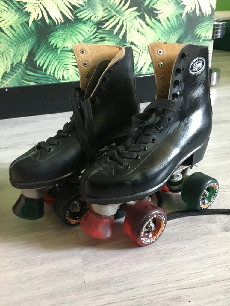 Zwarte rsi vintage rolschaatsen, Ophalen of Verzenden, Gebruikt, Dames, Overige typen