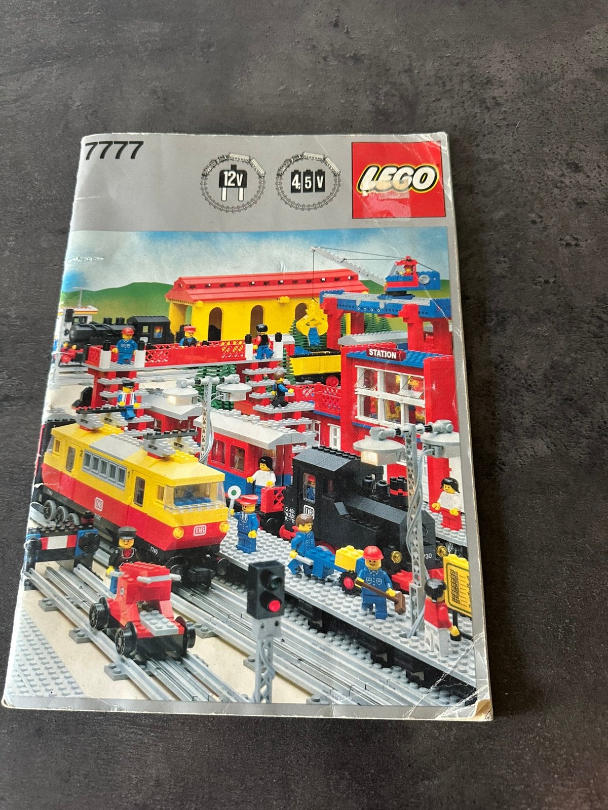 7777 vintage LEGO treinen ideeen boek, Ophalen, Zo goed als nieuw