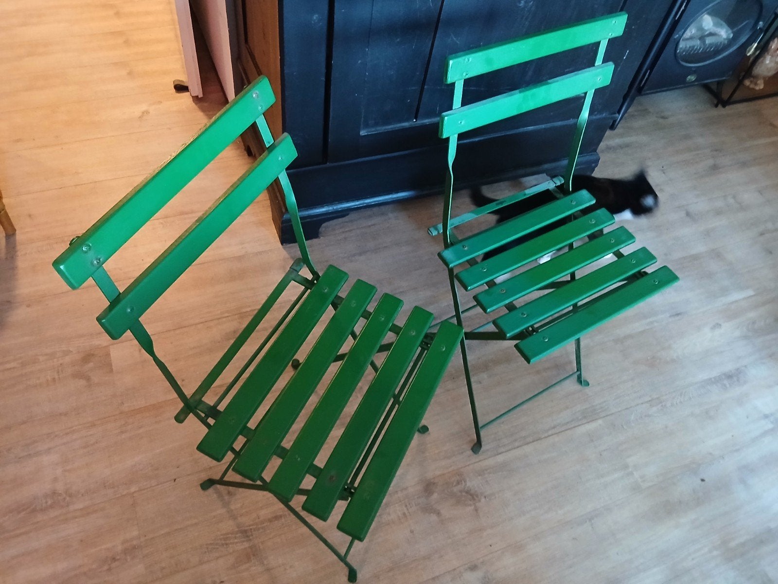 Set van 2 vintage groene metalen klapstoelen, Ophalen, Zo goed als nieuw, Metaal, Inklapbaar