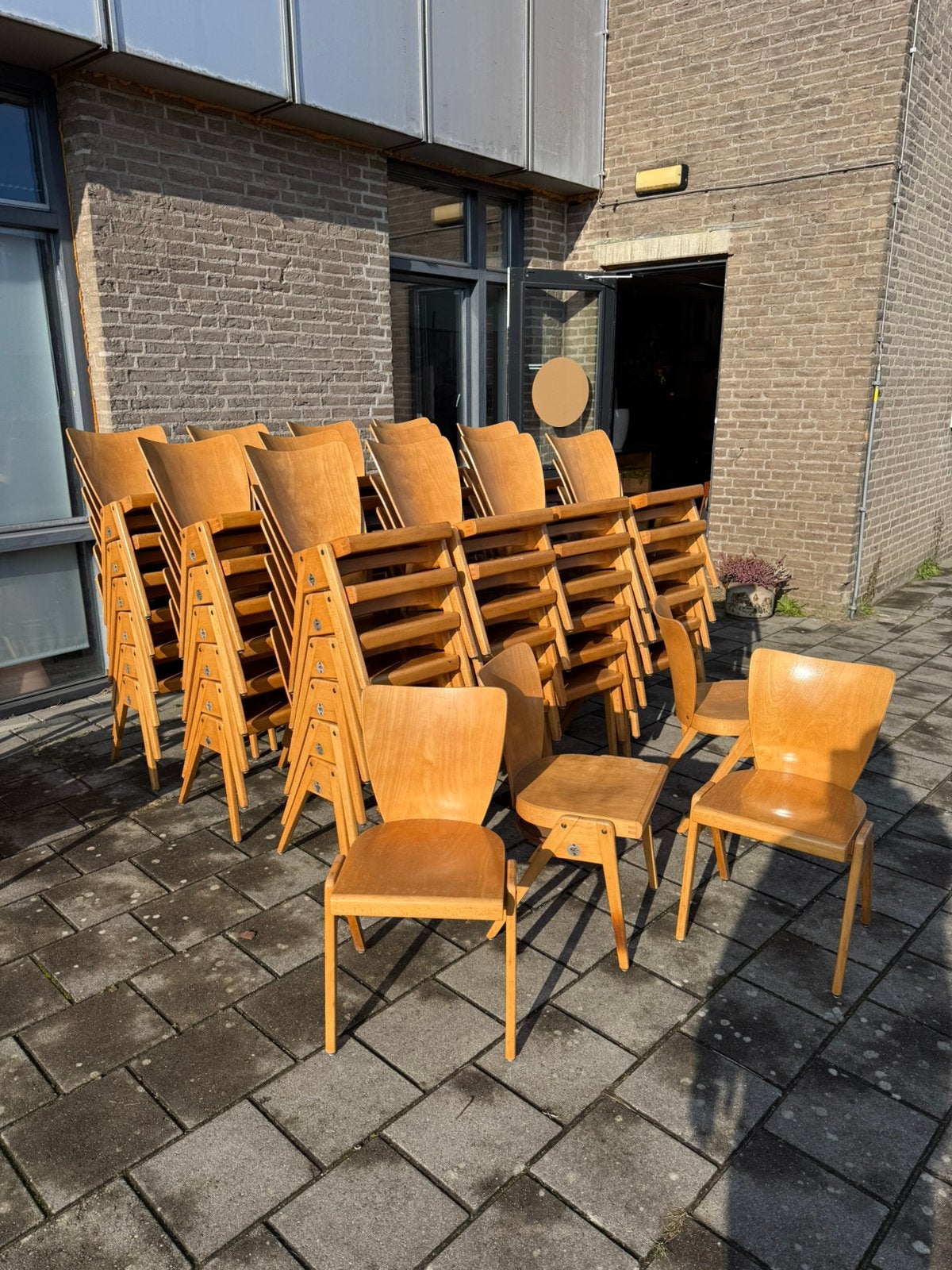 Partij van 60x vintage plywood stapelstoel, Kaderer ‘60, Kaderer, Ophalen of Verzenden, Kaderer, Kaderer