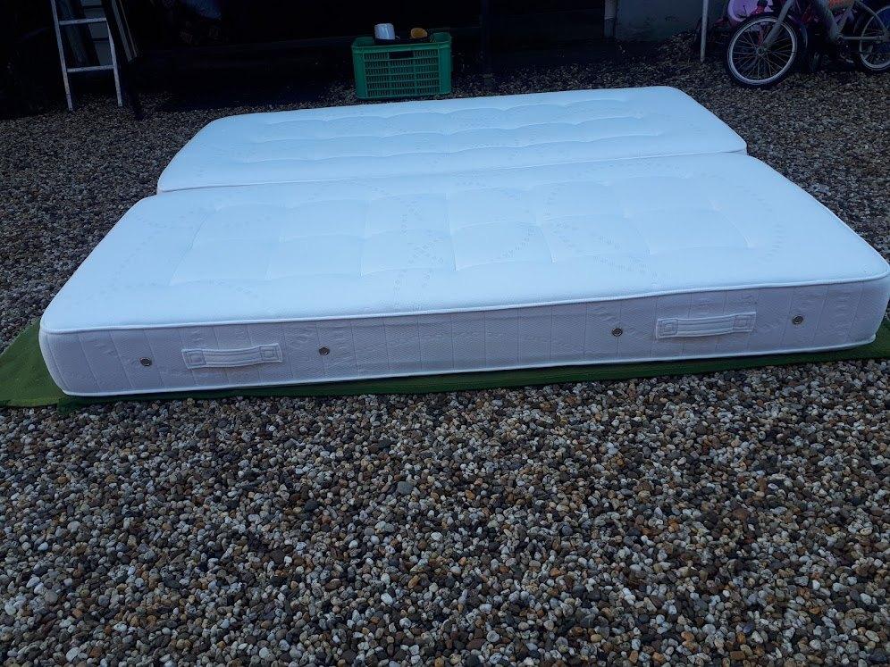 2 Matrassen 210 X 90, Huis en Inrichting, Slaapkamer | Matrassen en Bedbodems, Gebruikt, Matras, 90 cm, 210 cm, Eenpersoons, Ophalen of Verzenden