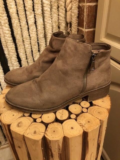 V) S8 bershka bruine suede-look enkellaarsje maat 39, Bruin, Verzenden, Lage of Enkellaarzen, Bershka