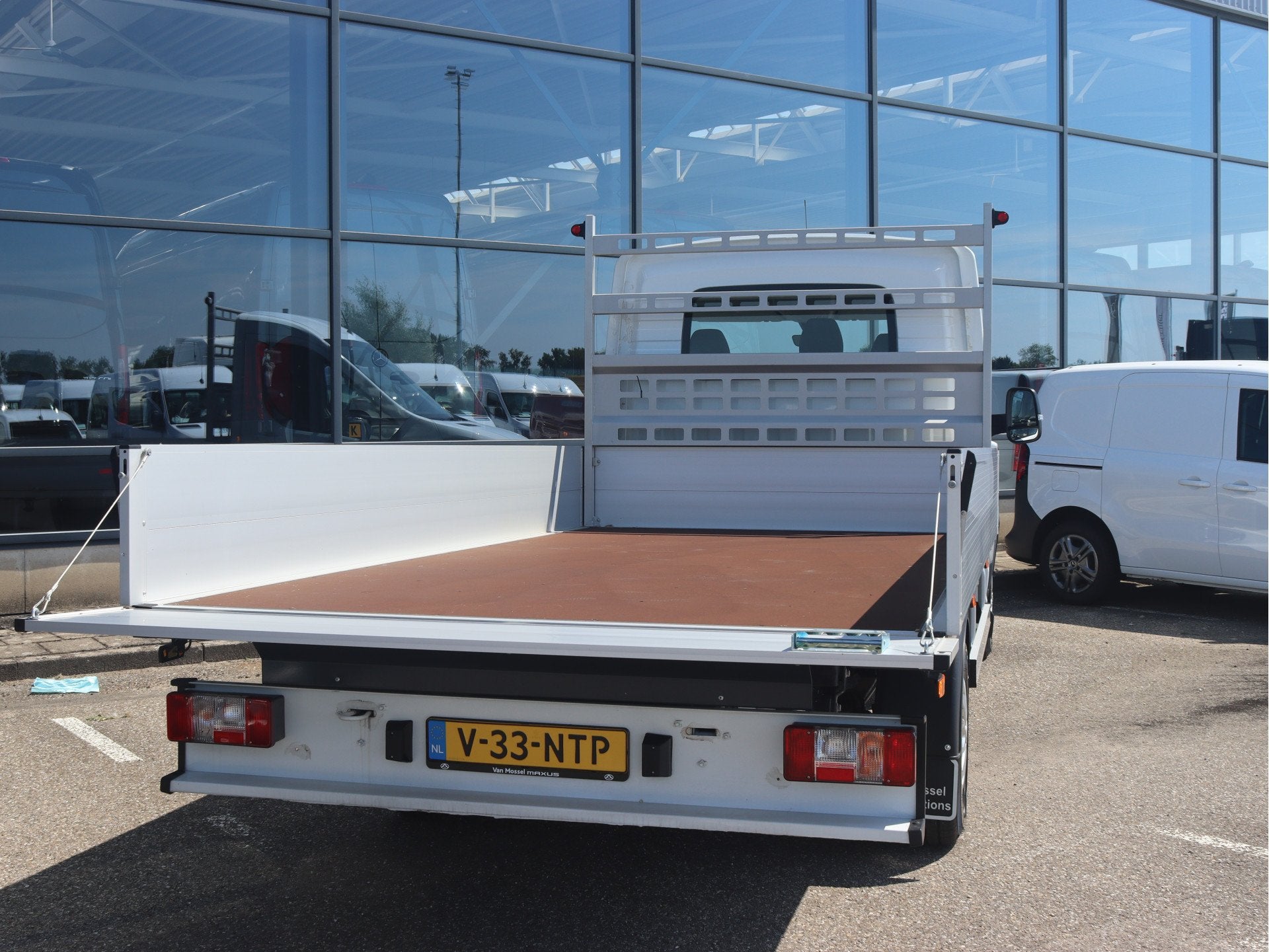Maxus eDeliver 9 L4 Business DEAL 65 kWh | AIRCO/ADAPT. CRUI, Auto's, Stof, Gebruikt, Zwart, Met garantie (alle)