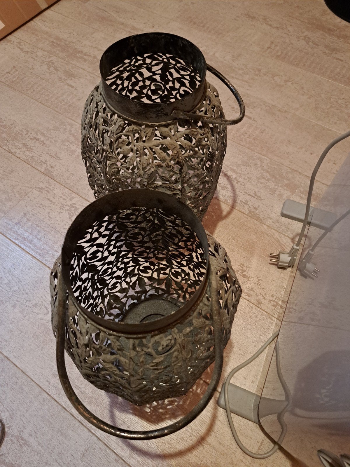 Bewerkt Windlicht - Sfeervolle Decoratie, Huis en Inrichting, Gebruikt, Overige stijlen, Ophalen of Verzenden, Metaal