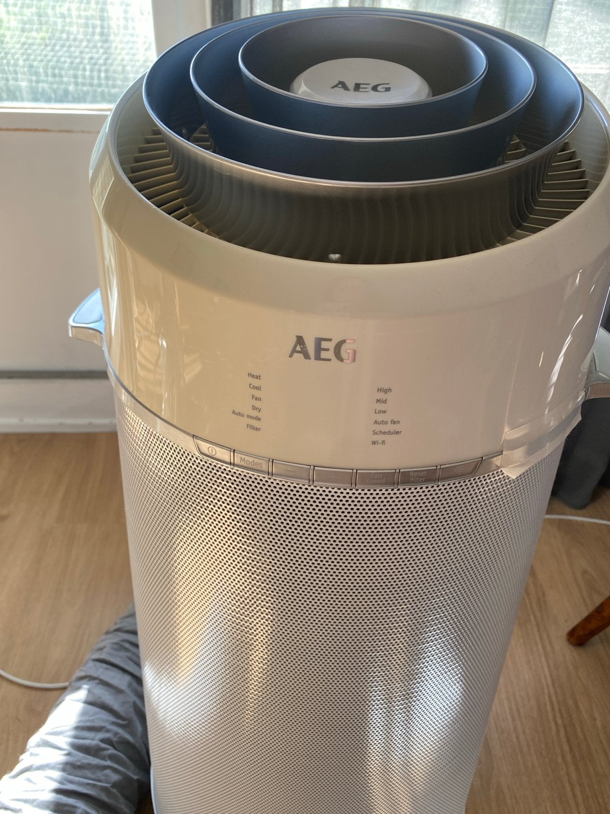 AEG Mobiele Airco AXP26V578HW - Koelen en Verwarmen, Witgoed en Apparatuur, Airco's, Koelen en Ontvochtigen, Minder dan 60 m³