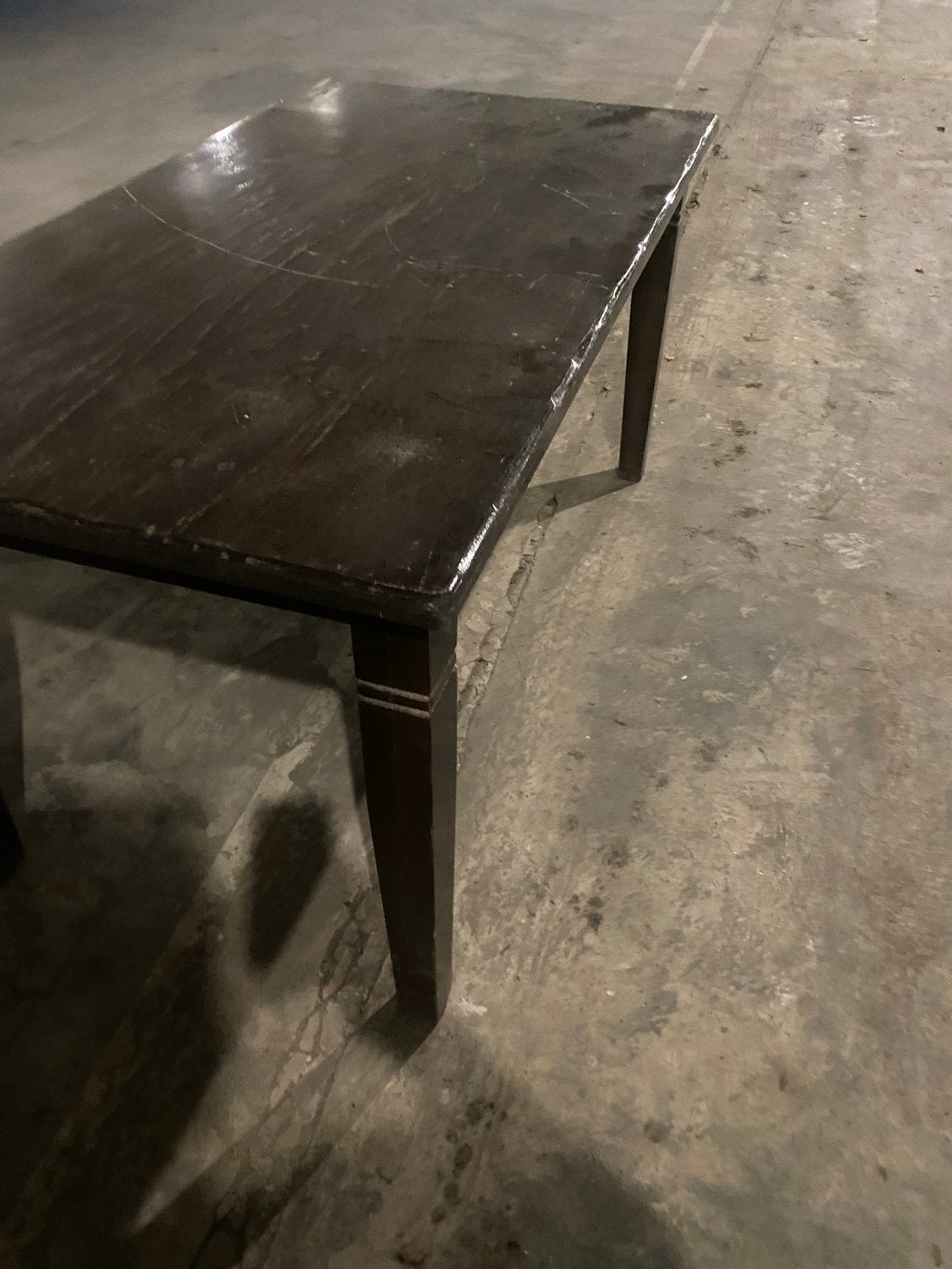 Robuuste houten tafel - Gebruikt, Huis en Inrichting, Ophalen, Gebruikt, 50 tot 100 cm, 150 tot 200 cm