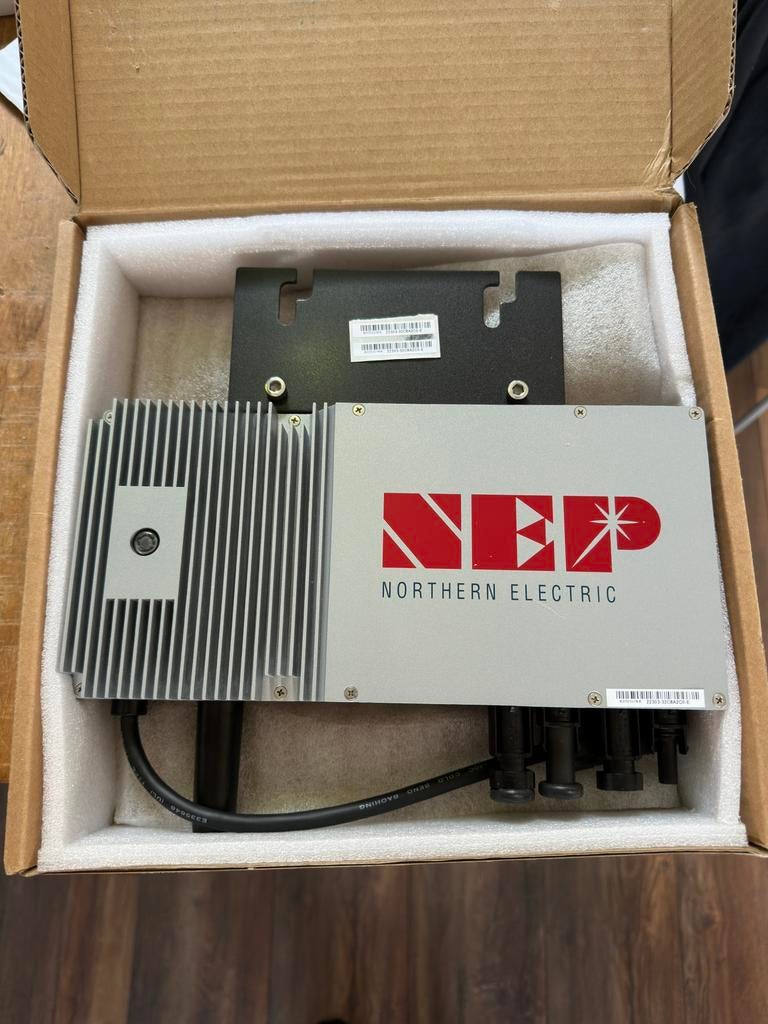 Micro Omvormer 600 watt (voor 2 zonnepanelen), Ophalen of Verzenden, Nieuw