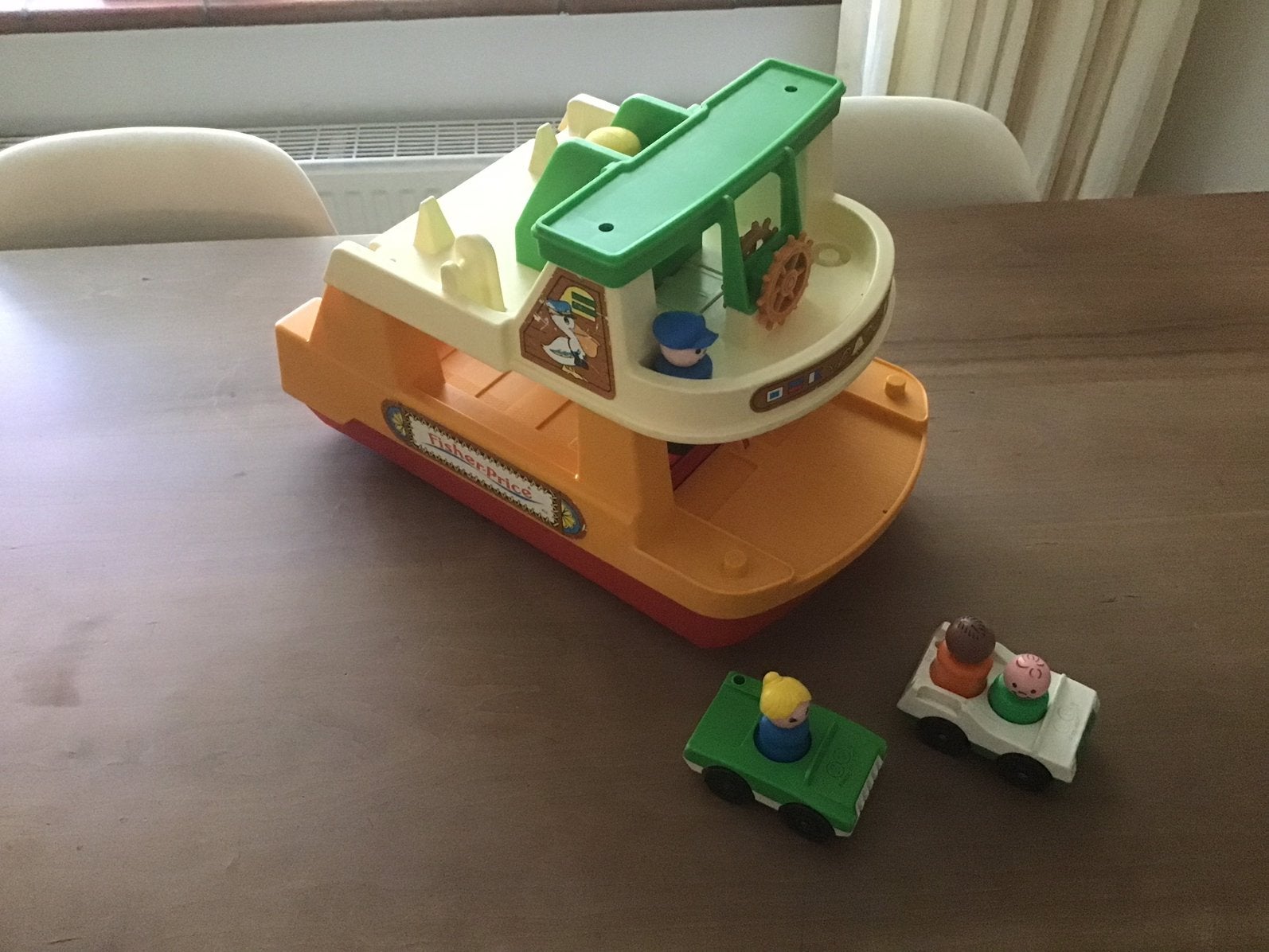 Fisher Price boot met 2 auto’s en 4 popjes incompleet nr 932, Ophalen of Verzenden, Gebruikt, Speelset