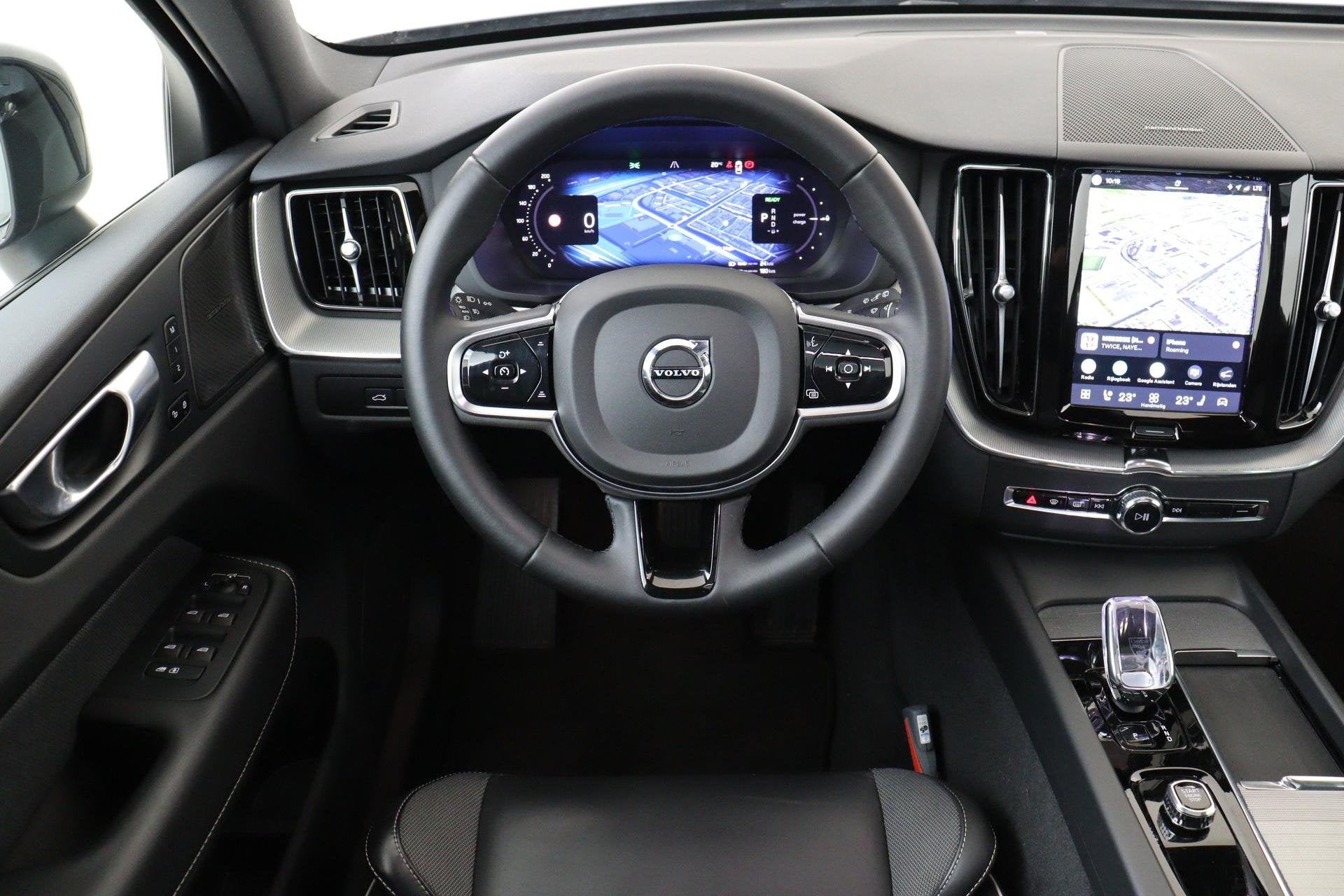 Volvo XC60 T6 PLUG-IN HYBRID AWD PLUS DARK *HEICO BODYKIT!*, Automaat, 12 maanden, Stof, Gebruikt