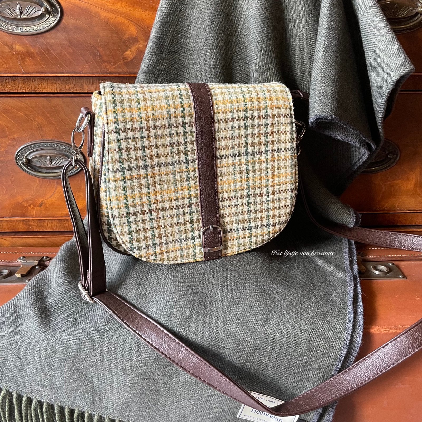 Schotse Harris Tweed schoudertas, Westdijk 41 3241 GT Middelharnis, Bruin, Info@lijstjevanbrocante.nl, Nieuw