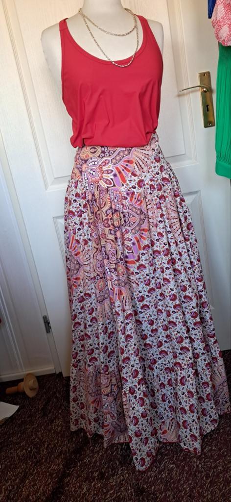Maxi rok met puntig heupstuk en aangerimpelde details, Overige kleuren, Ophalen of Verzenden, Zo goed als nieuw, Onbekend