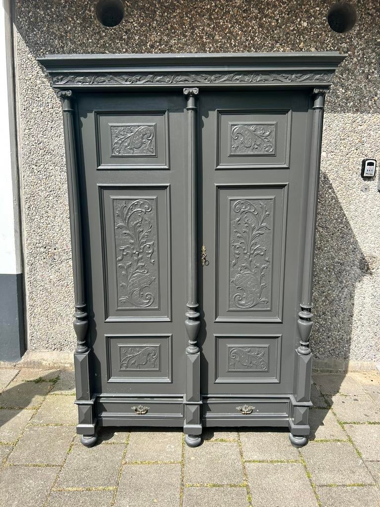 Hongaarse kast, Ophalen