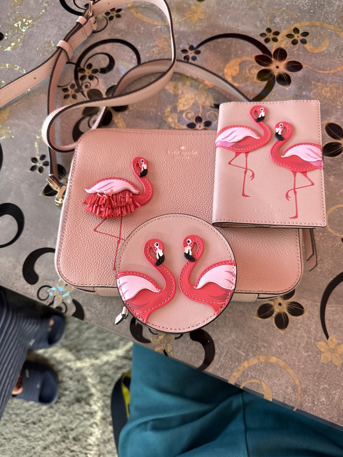 Kate Spade Flamingo Schoudertasje met Bijpassende Accessoire, Ophalen, Zo goed als nieuw, Roze, Schoudertasje
