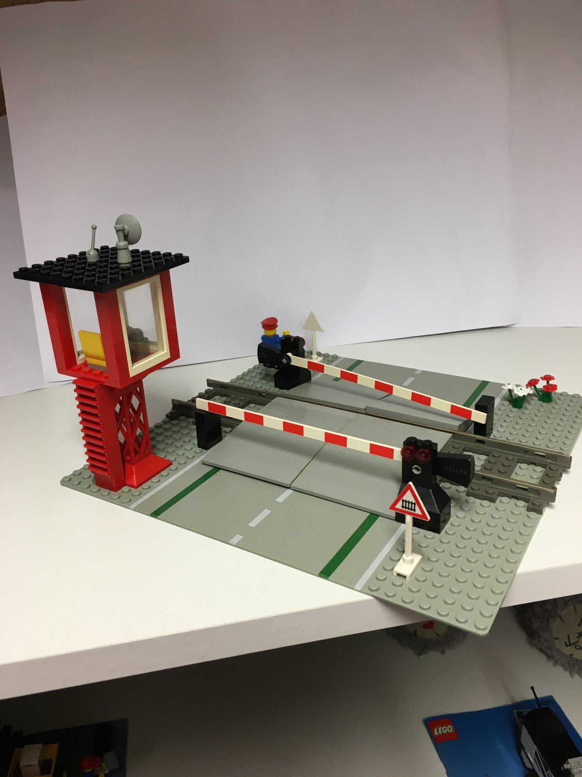 Lego Spoorweg Overgang, Kinderen en Baby's, Speelgoed | Duplo en Lego, Ophalen of Verzenden, Zo goed als nieuw