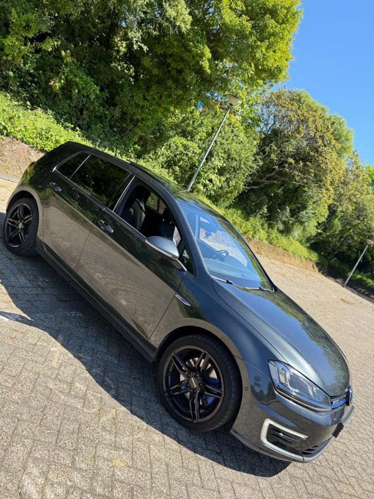 Volkswagen Golf 1.4 TSI Phev 204pk 5D DSG 2016 Zwart (schade, Auto's, Volkswagen, Particulier, Golf, Achteruitrijcamera, Adaptive Cruise Control