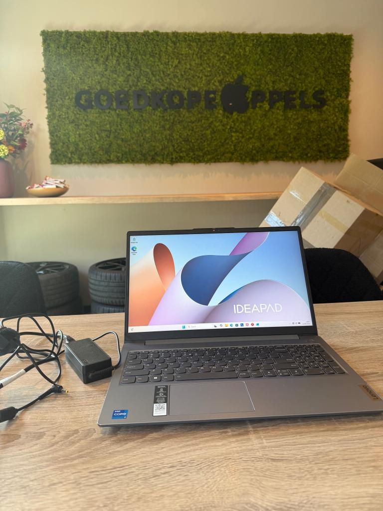 Lenovo IdeaPad Slim 3 i7 16GB 1TB | uitstekende conditie, Computers en Software, Windows Laptops, 15 inch, Qwerty, Ophalen