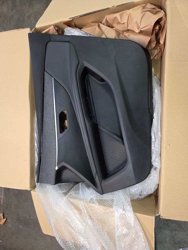 Deurpaneel rechtsvoor Peugeot 5008 met ambient verlichting, Gebruikt, Deur, Ophalen of Verzenden, Peugeot