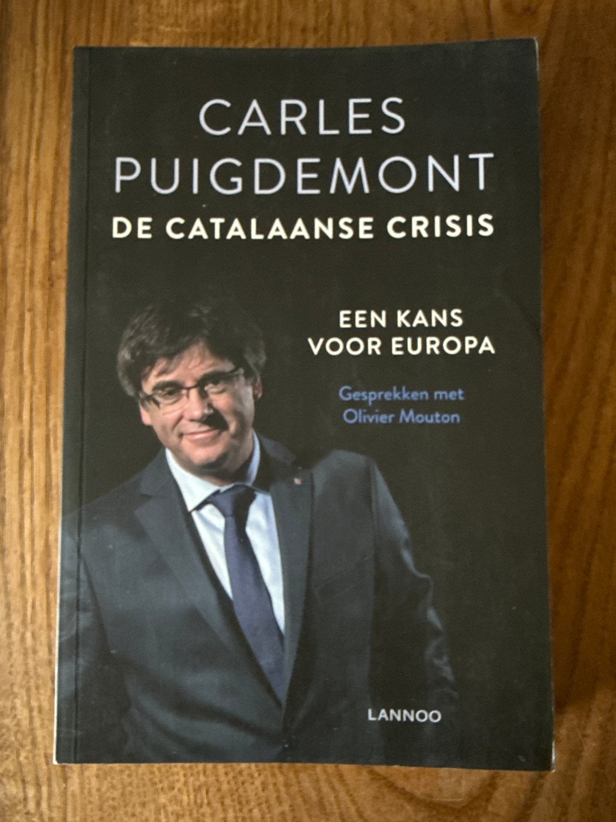 Carles Puigdemont - De Catalaanse Crisis: Een Kans voor Euro, Ophalen of Verzenden, Zo goed als nieuw, Politiek en Staatkunde