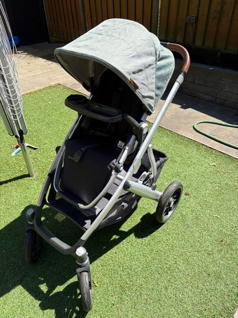Uppababy vista V2 kleur Emmett Green, Ophalen, Zo goed als nieuw, Regenhoes