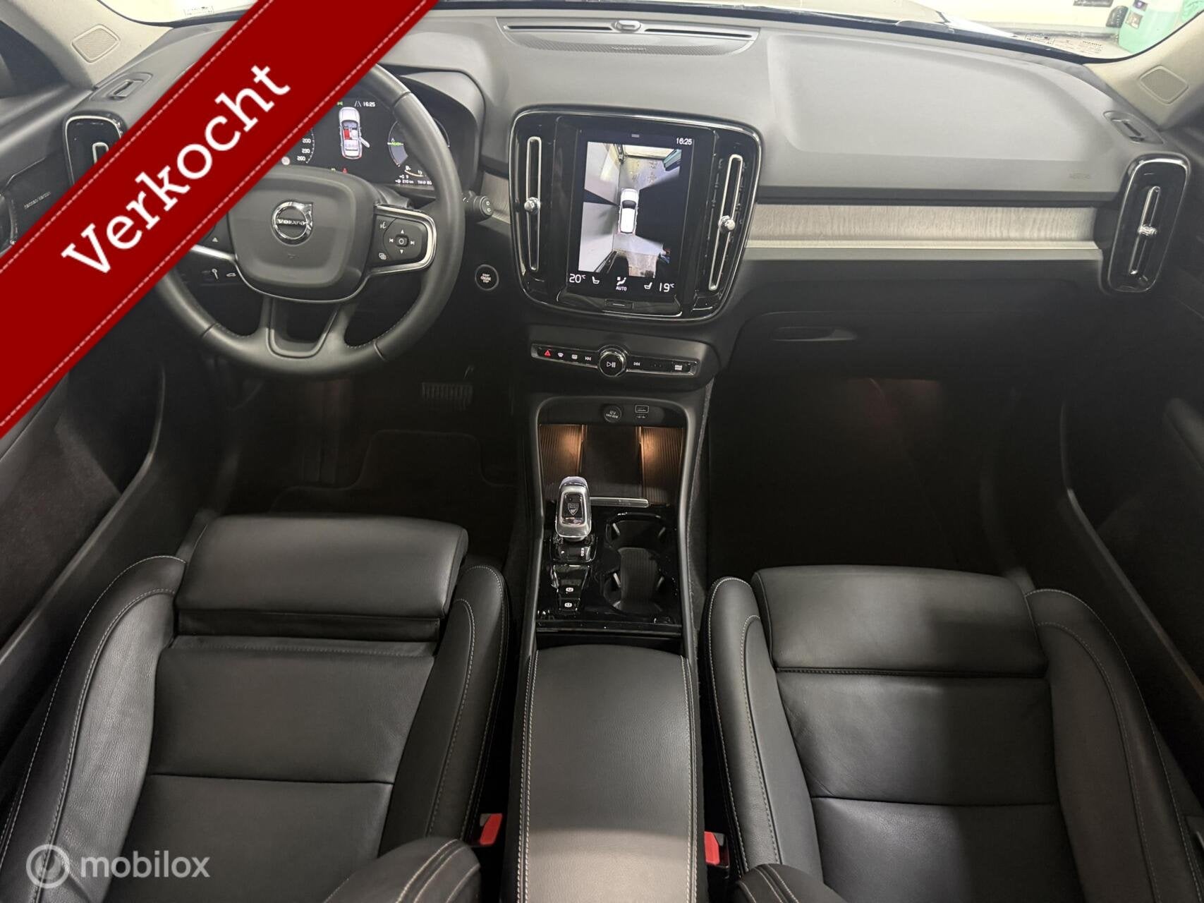 Volvo XC40 1.5 T5 Twin Engine Inscription PANO/ACC/LEER/360, Auto's, Gebruikt, Euro 6, Automatische klimaatregeling, Zwart