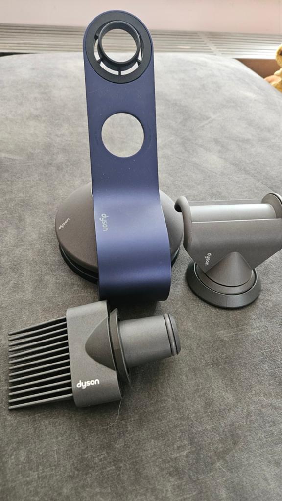 Dyson Supersonic Föhn Accessoires met Standaard, Sieraden, Tassen en Uiterlijk, Uiterlijk | Haarverzorging, Nieuw, Overige typen