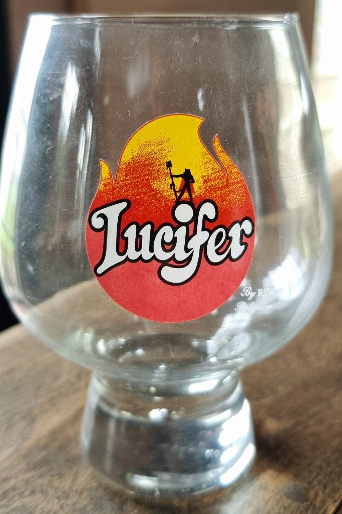 Lucifer bierglas uit de jaren '90 met oude logo - IZGST, Ophalen of Verzenden, Zo goed als nieuw, Glas of Glazen, Overige merken