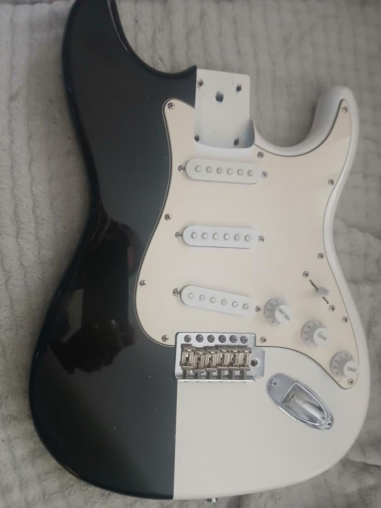 Gitaar body loaded vaste prijs 140,-, Muziek en Instrumenten, Instrumenten | Onderdelen, Ophalen of Verzenden, Elektrische gitaar