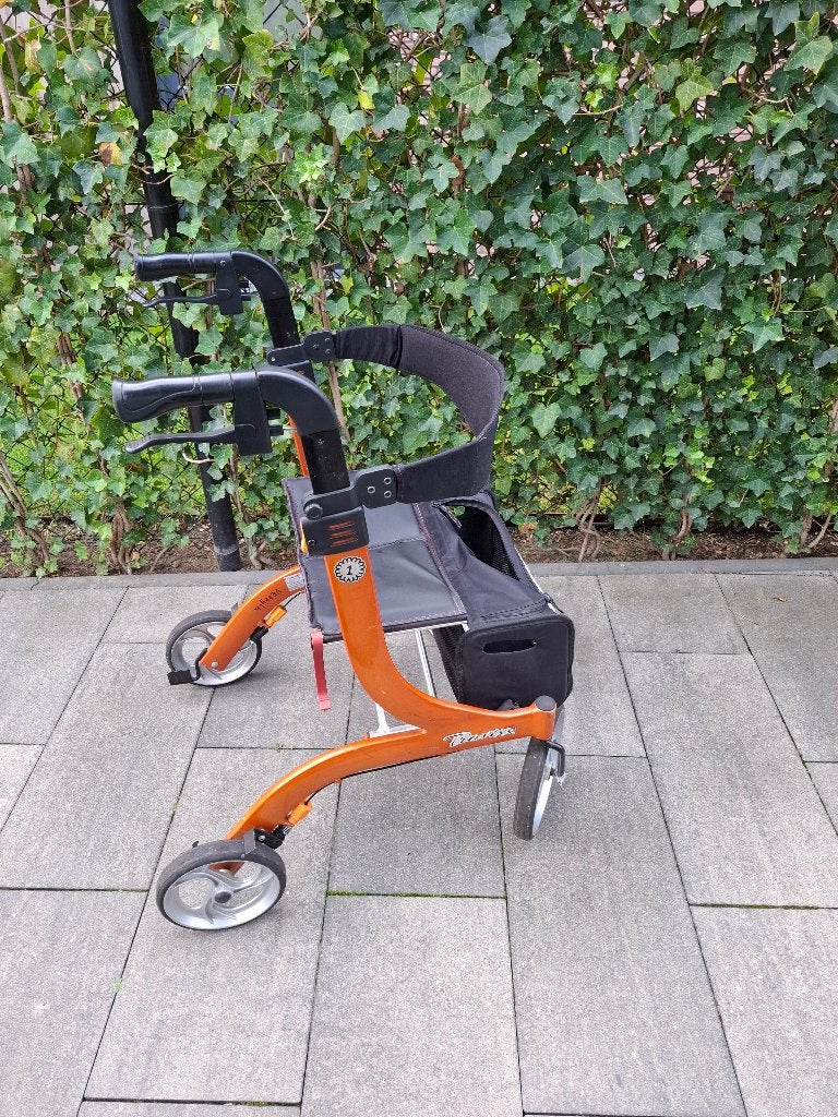 rollater                           medische hulpmiddelen, Diversen, Ophalen, Gebruikt