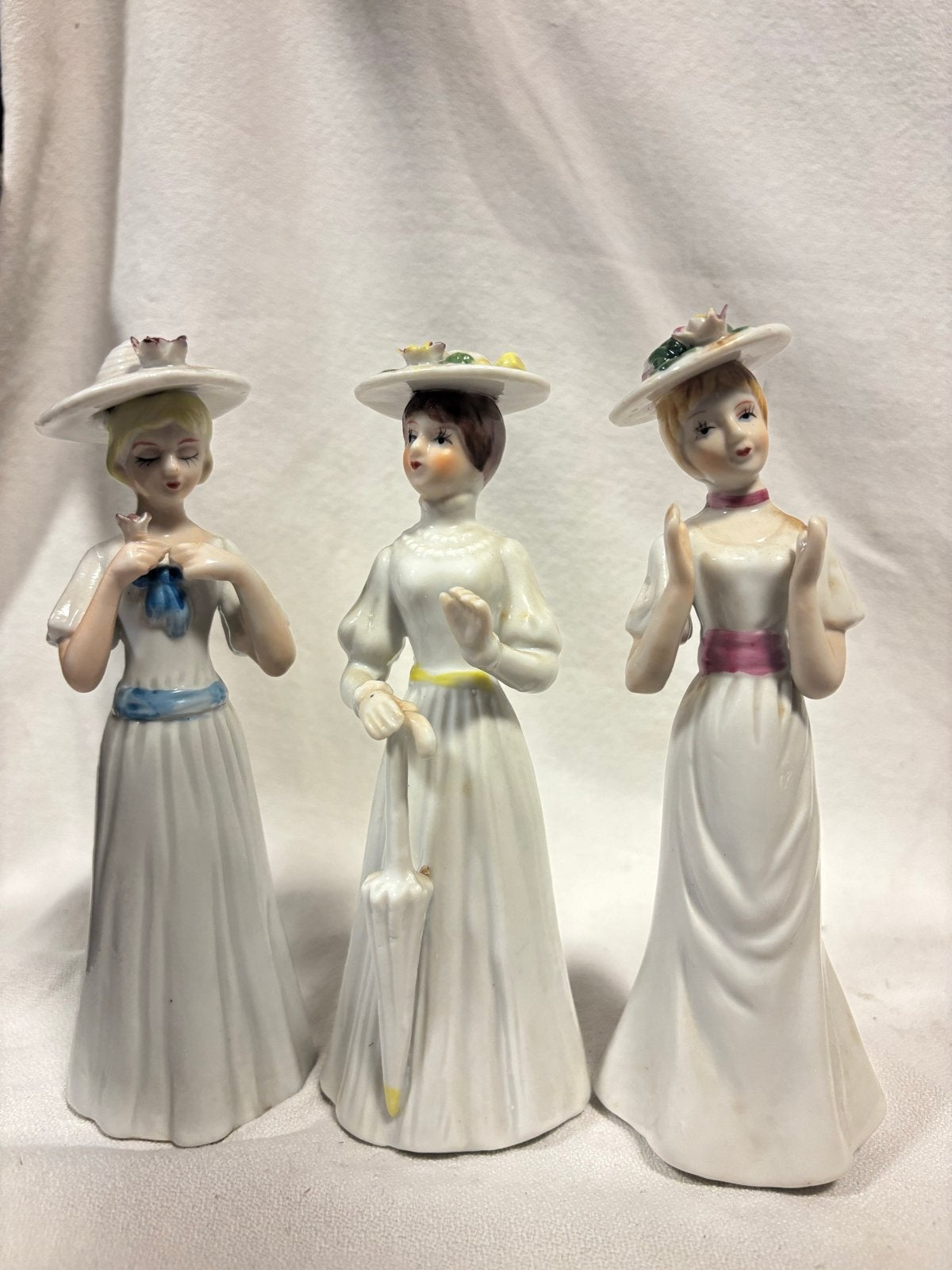 Set van 3 porseleinen damesbeeldjes, Antiek en Kunst, Ophalen of Verzenden