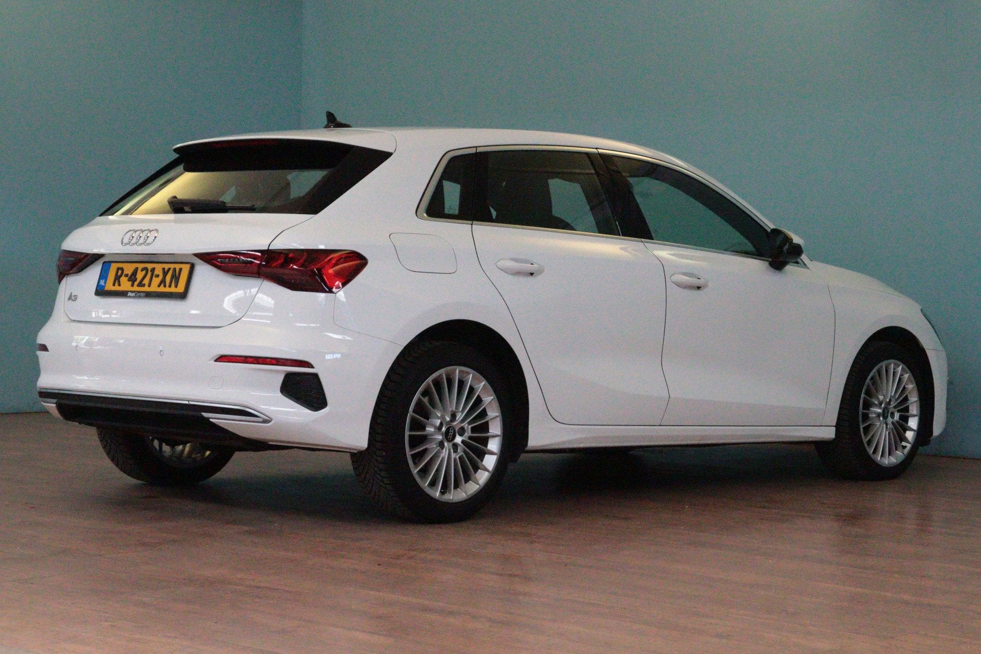 Audi A3 Sportback 30 TFSI Advanced Edition Automaat | RIJKLA, Auto's, Gebruikt, Euro 6, Wit, Bedrijf